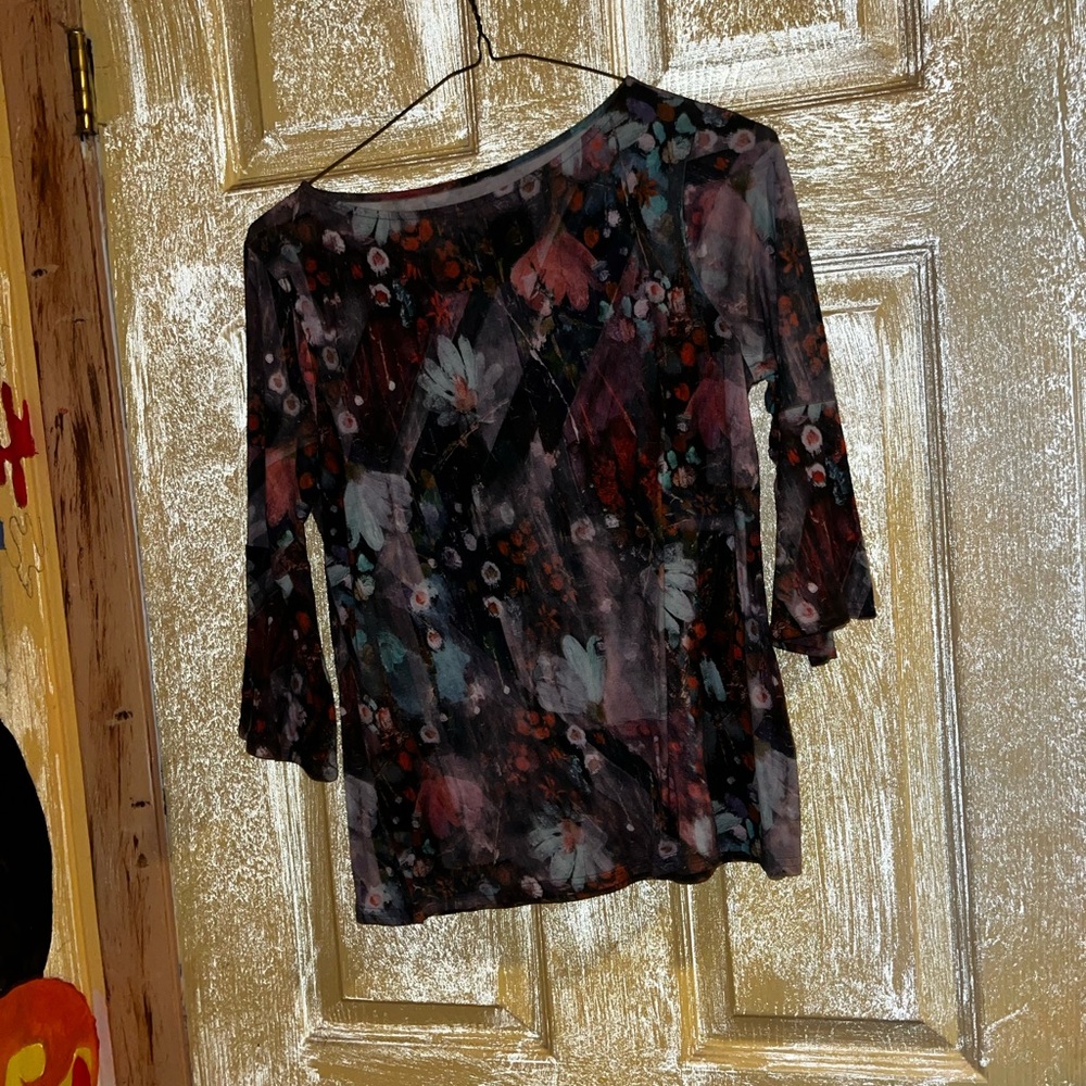 abstract long top